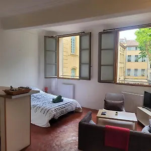 https://petit-coin-provenal-lgant-et-central.fr-provencehotel.com